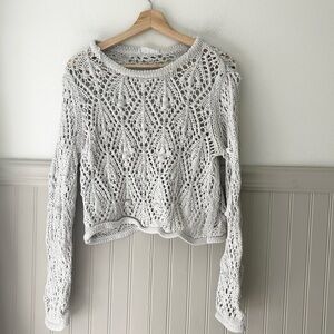 Primark Medium Light Gray Crochet Knit Cropped Long Sleeve Sweater